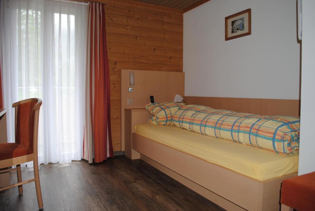 Hotel Des Alpes Kandersteg Ruang foto