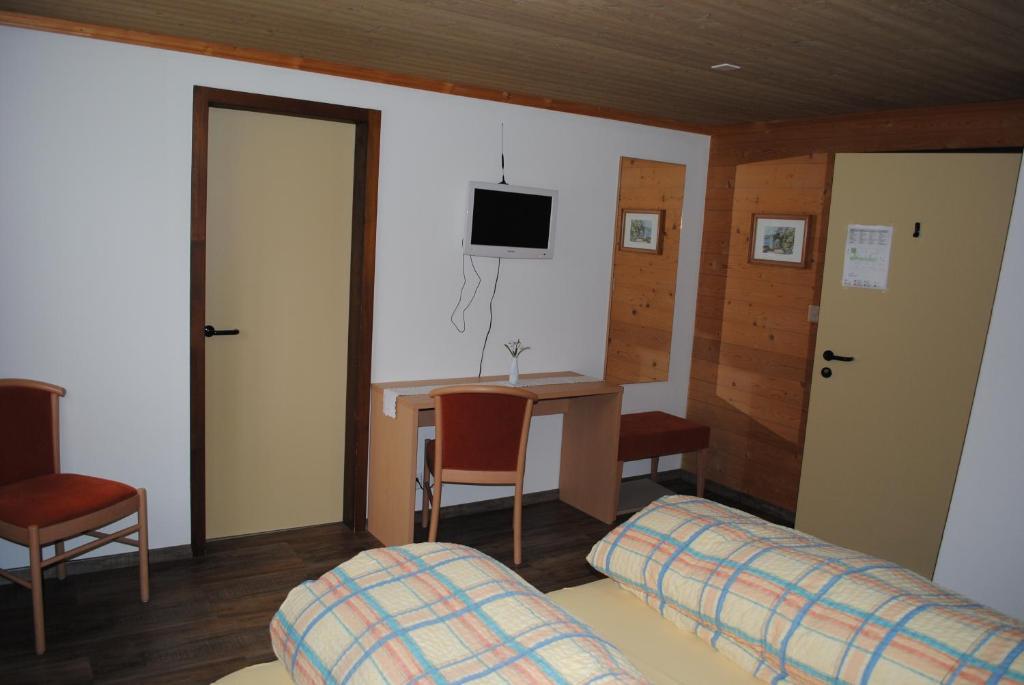 Hotel Des Alpes Kandersteg Ruang foto