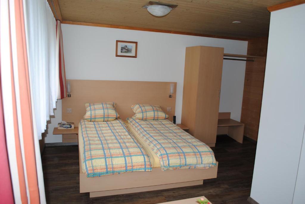 Hotel Des Alpes Kandersteg Ruang foto